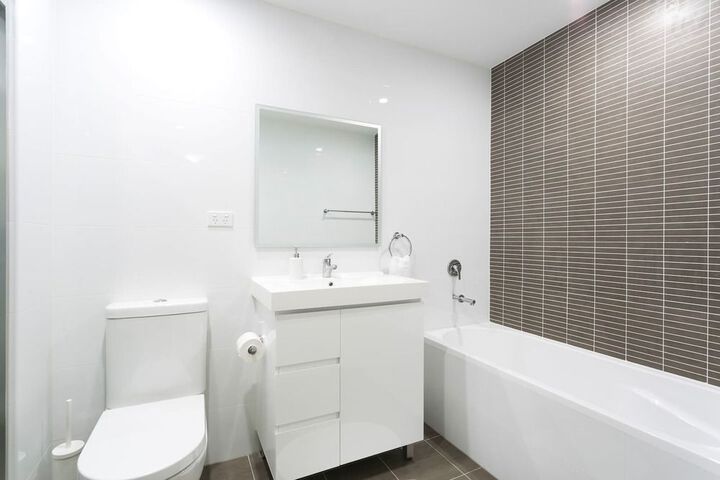 Room 15 of 25