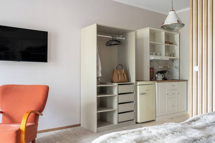 Room 11 of 50