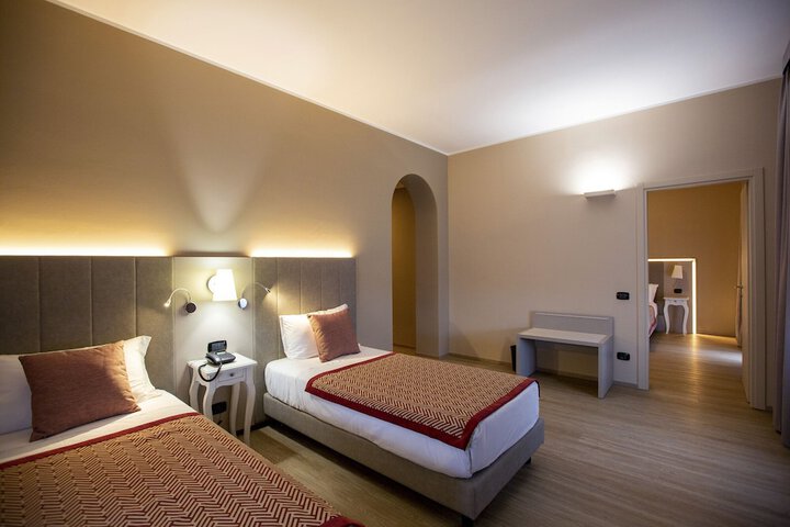 Room 5 of 20