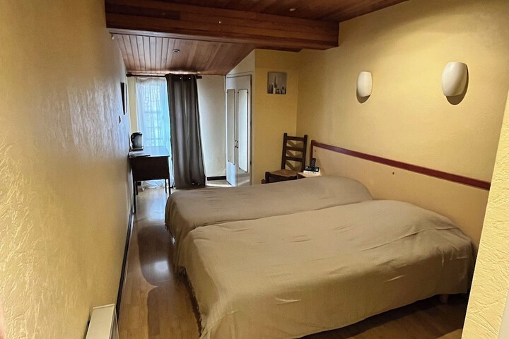 Room 6 of 29