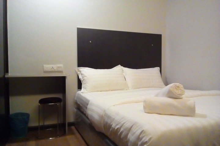 Room 5 of 18