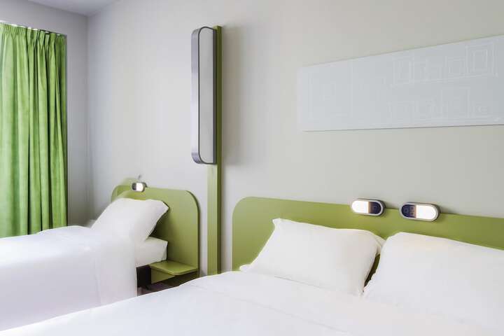 Room 8 of 22