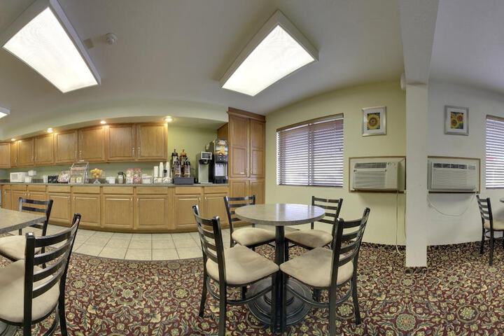 Breakfast/Coffee Service 19 of 27