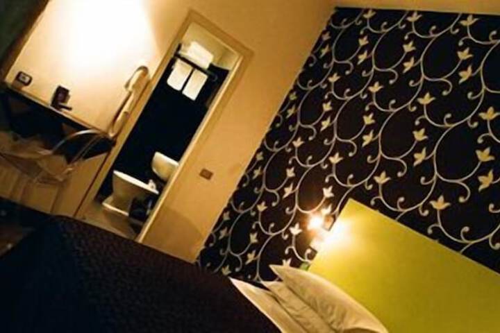 Room 26 of 66