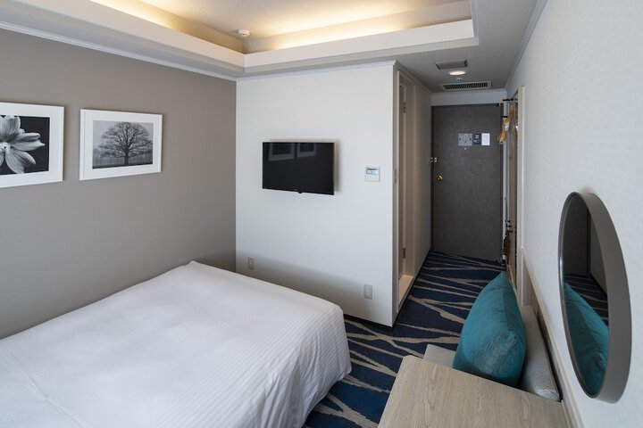 Room 10 of 82