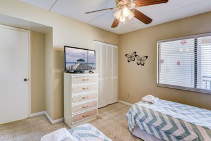 Room 220 of 225