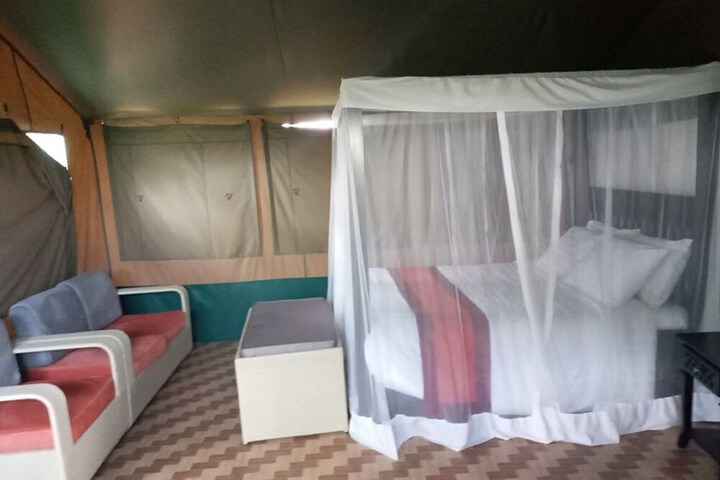 Room 4 of 17