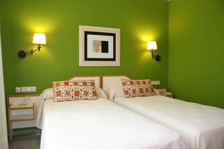 Room 7 of 32