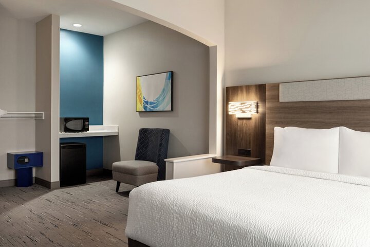 Room 21 of 48