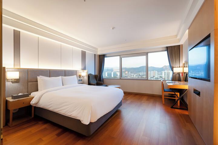 Room 10 of 81