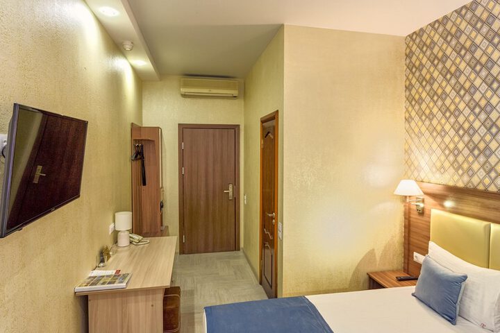 Room 50 of 67