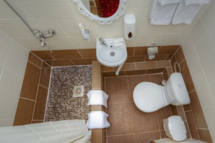 Room 3 of 21