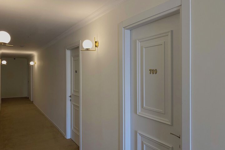 Room 9 of 19