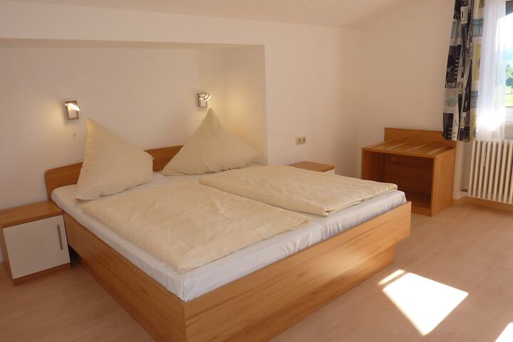 Room 16 of 68