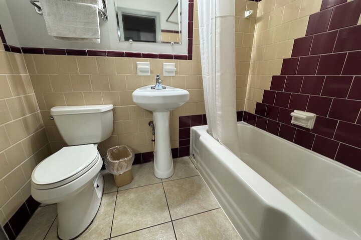 Deluxe Double Room (11 of 12)