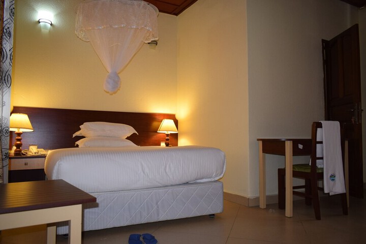 Room 6 of 97