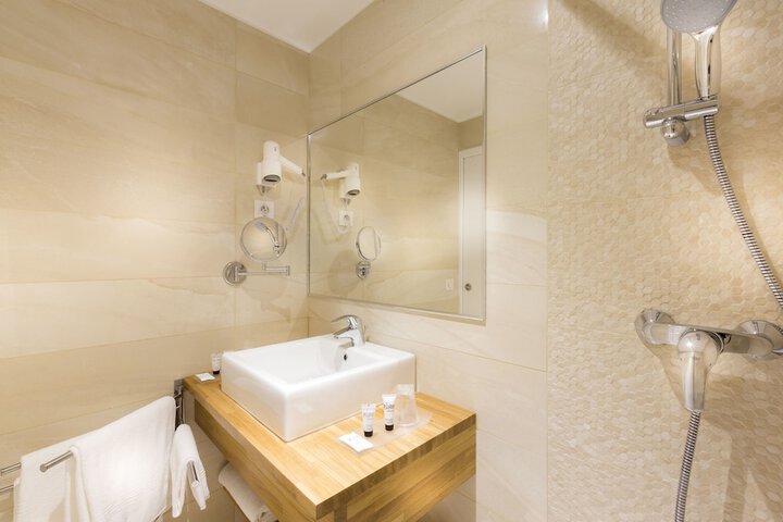 Clean Restrooms