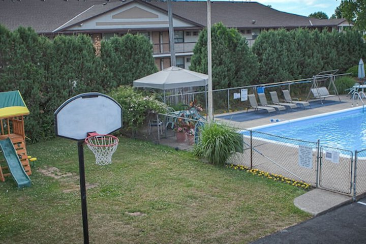 Pool 38 of 50