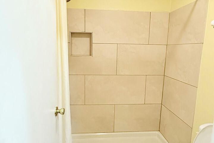 Room 6 of 14