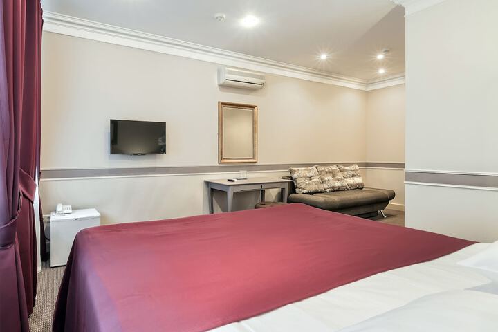 Room 6 of 23