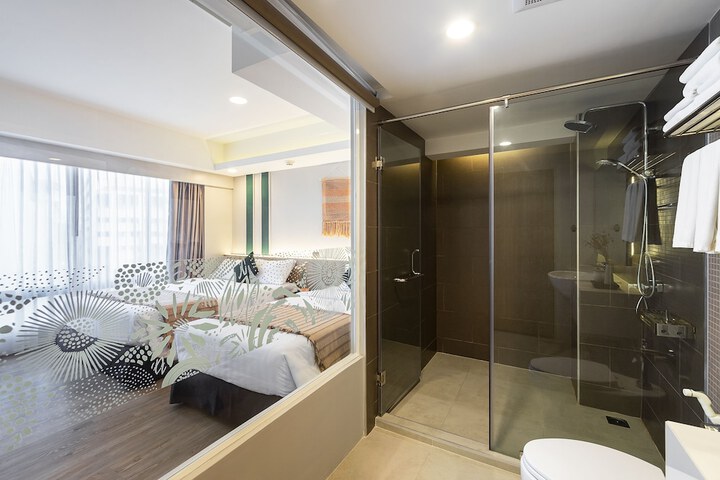 Room 47 of 147