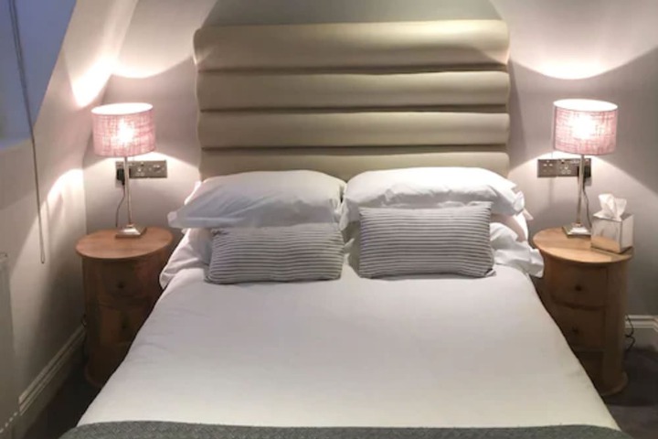 Room 11 of 78