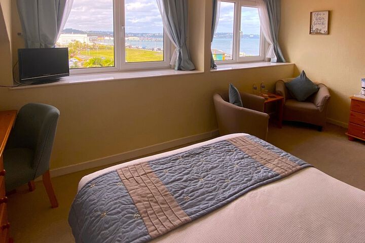 Room 9 of 63