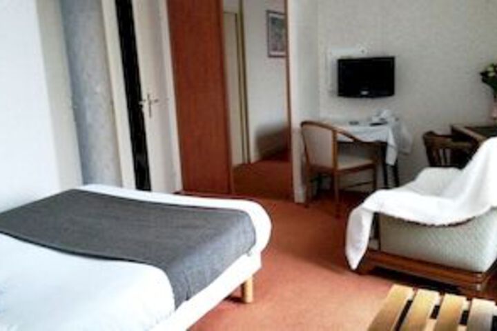 Room 16 of 24