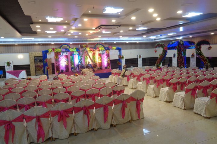 Ballroom/Hall 37 of 49