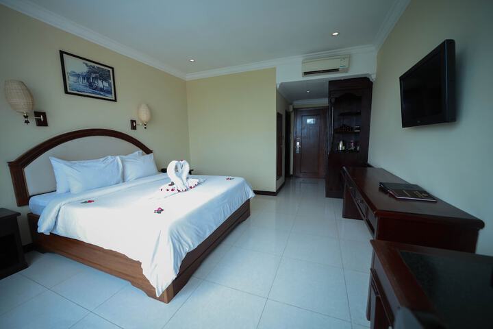 Room 35 of 90