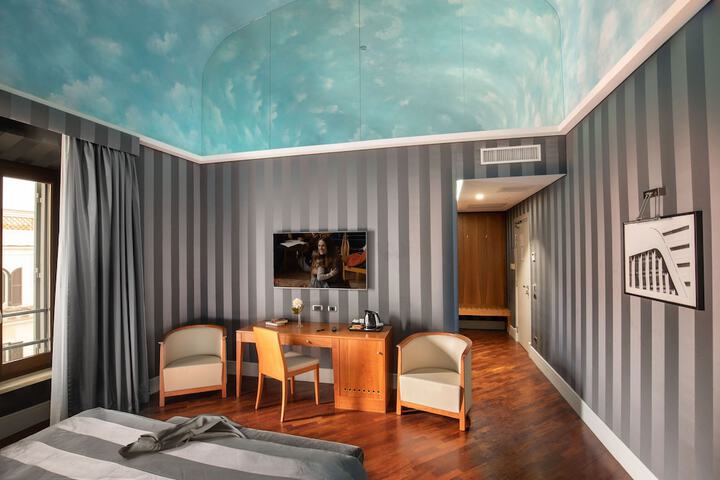 Room 30 of 78