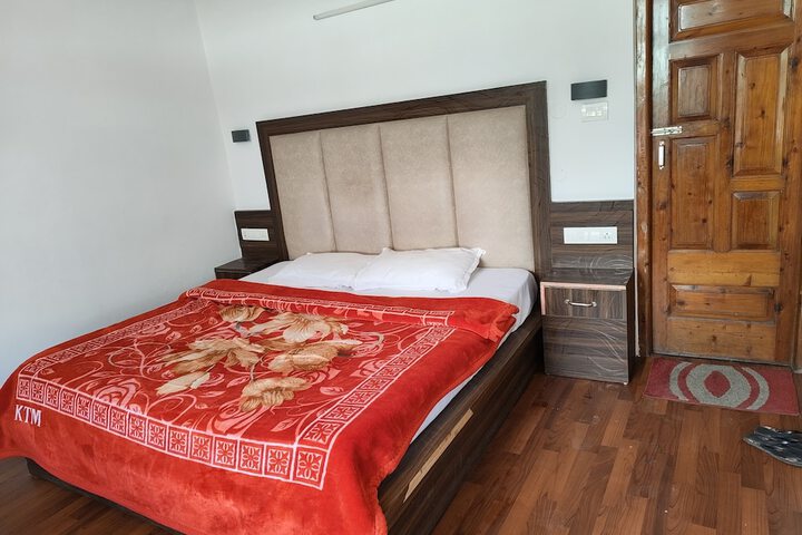 Room 4 of 22