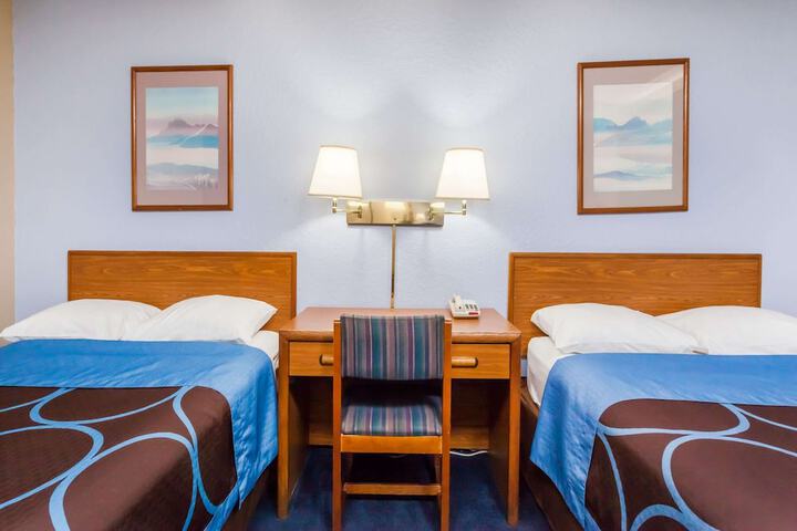 Room 25 of 52