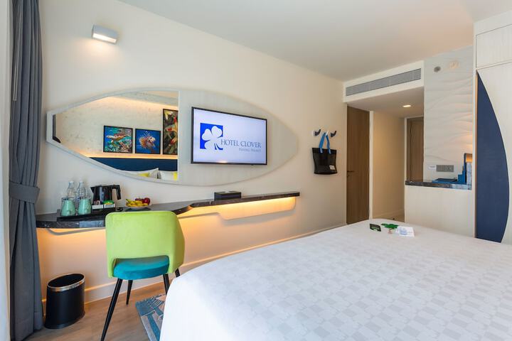 Room 32 of 158