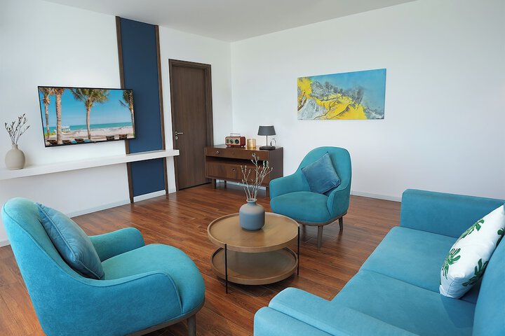 Room 15 of 165