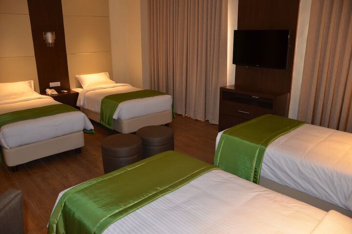 Room 8 of 113