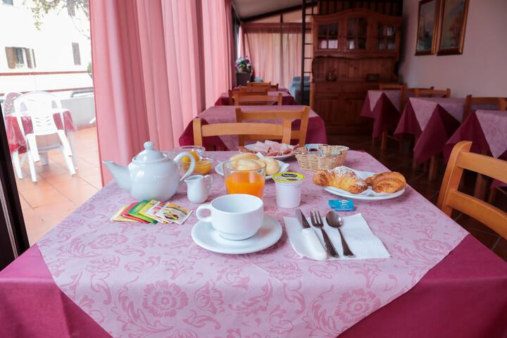 Breakfast area