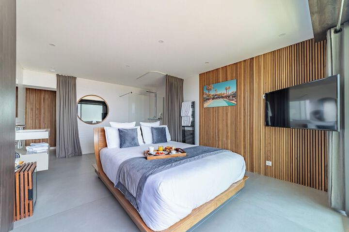Room 34 of 146