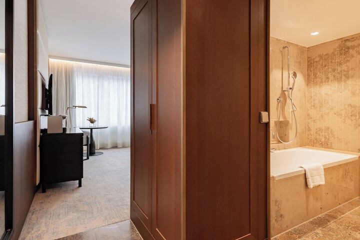 Room 49 of 457