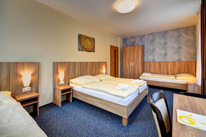 Room 5 of 91