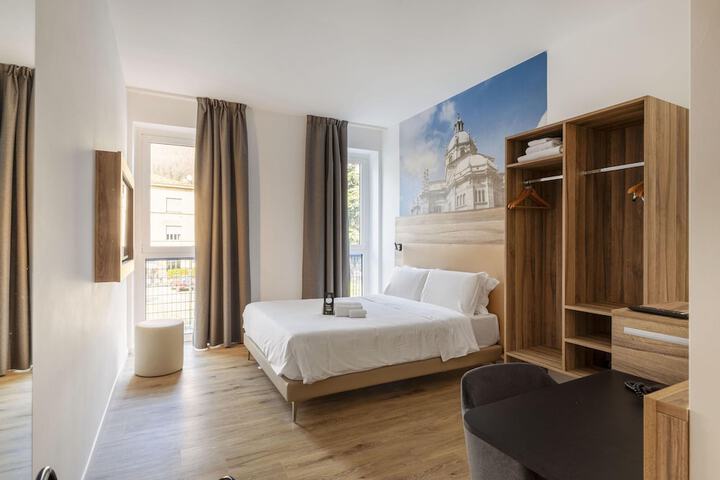 Room 8 of 38