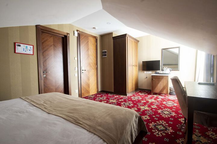 Room 61 of 72
