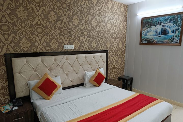 Room 5 of 34