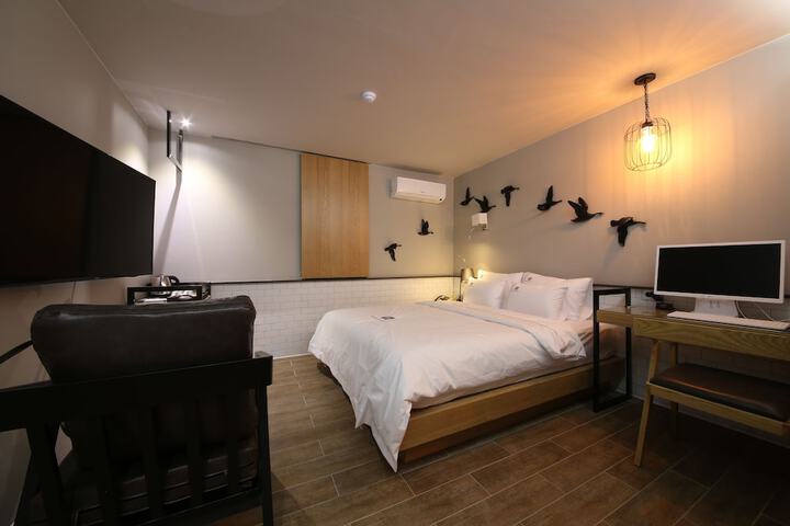 Room 8 of 70