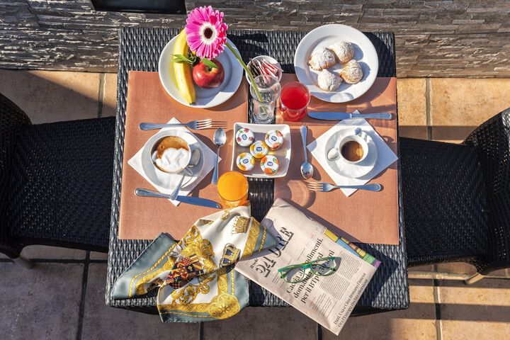 Breakfast/Coffee Service 92 of 109