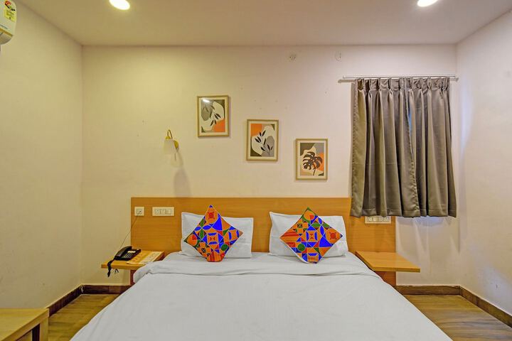Room 13 of 27