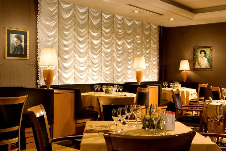 Dining 46 of 81
