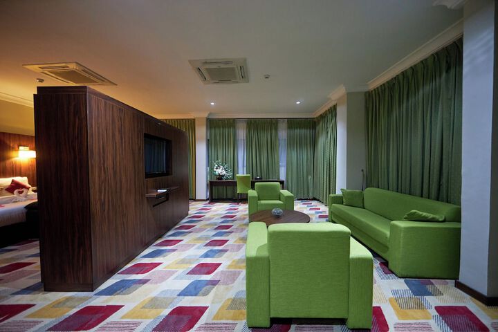 Room 14 of 78