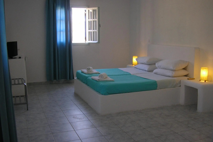 Room 7 of 16