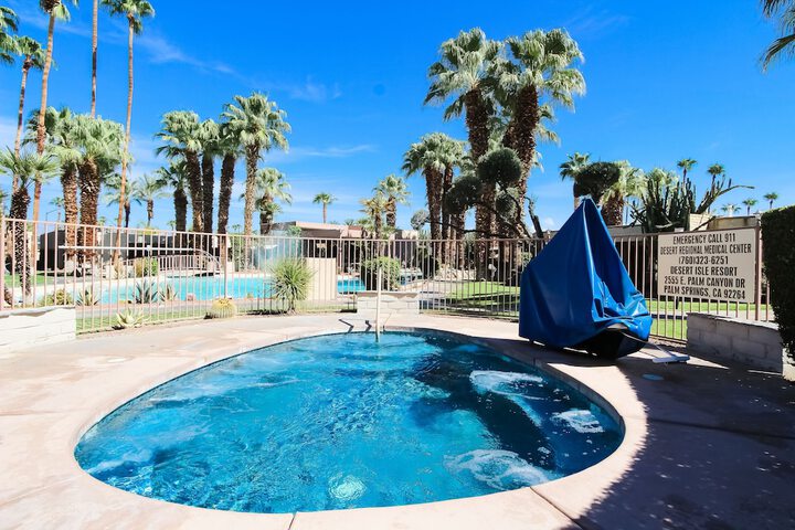 Pools & Facilities